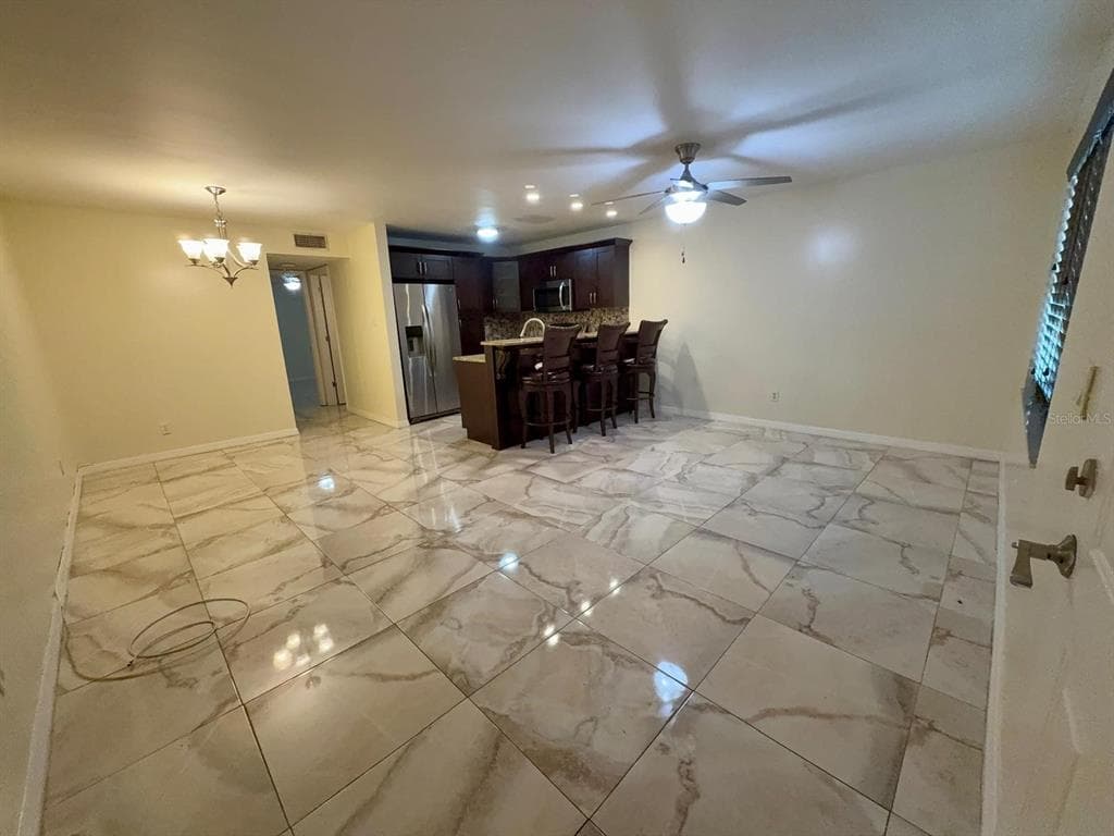 9109 W HILLSBOROUGH AVENUE # J109, TAMPA, FL 33615 — zdjęcie 3