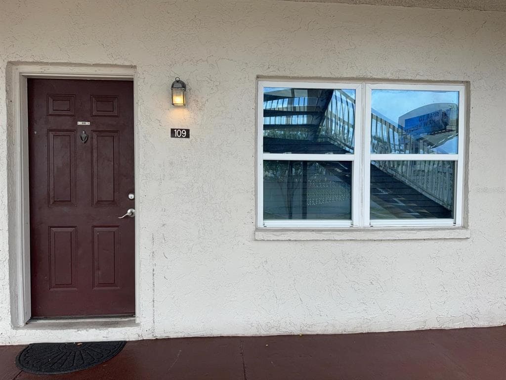 9109 W HILLSBOROUGH AVENUE # J109, TAMPA, FL 33615