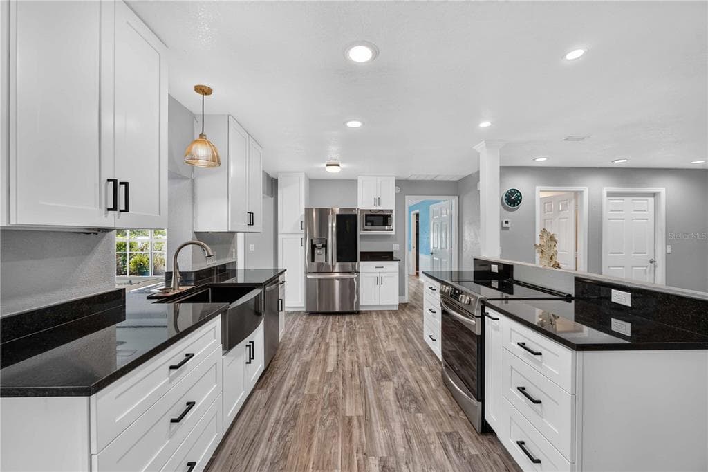 310 STRASBURG DRIVE, PORT CHARLOTTE, FL 33954 — zdjęcie 5
