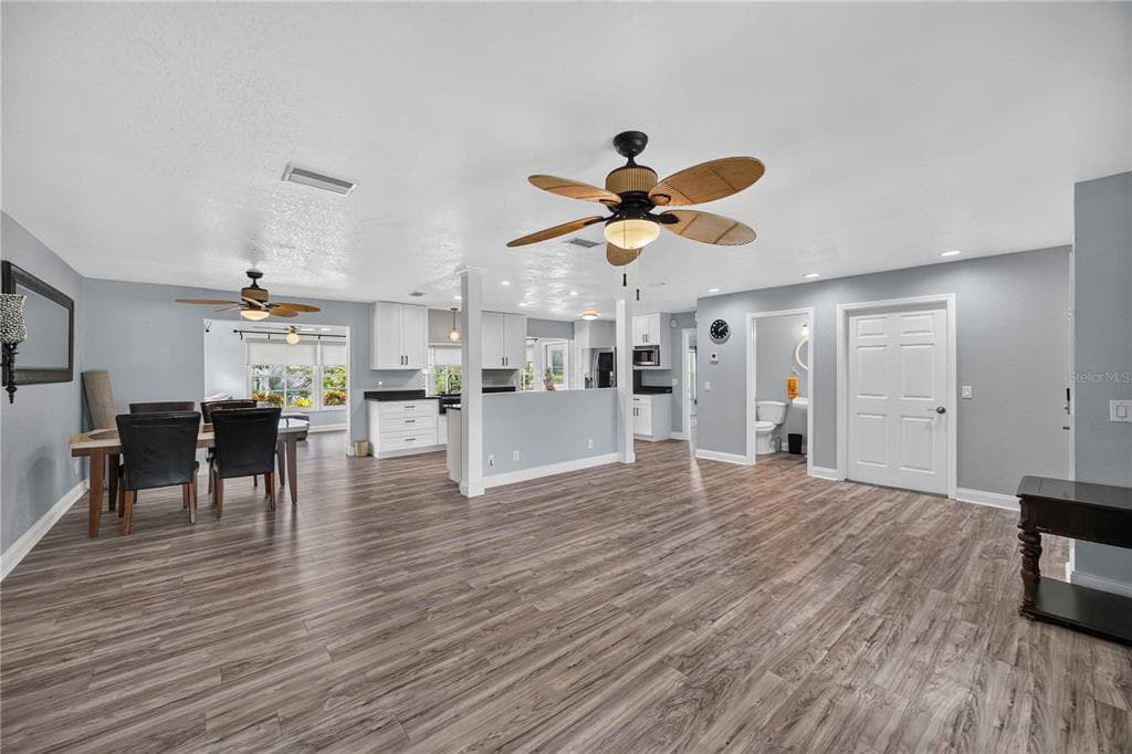 310 STRASBURG DRIVE, PORT CHARLOTTE, FL 33954 — zdjęcie 4