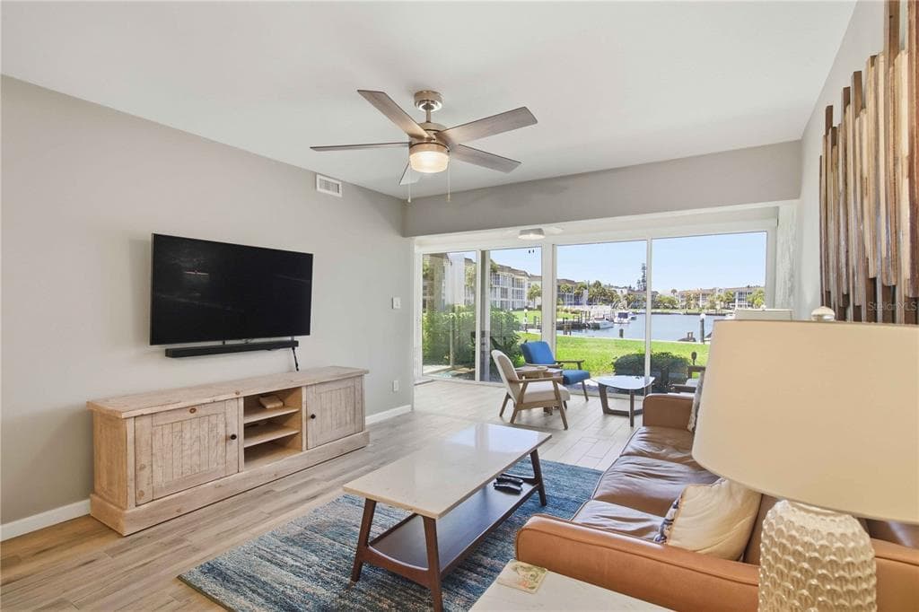 4340 FALMOUTH DRIVE # 104, LONGBOAT KEY, FL 34228 — zdjęcie 4