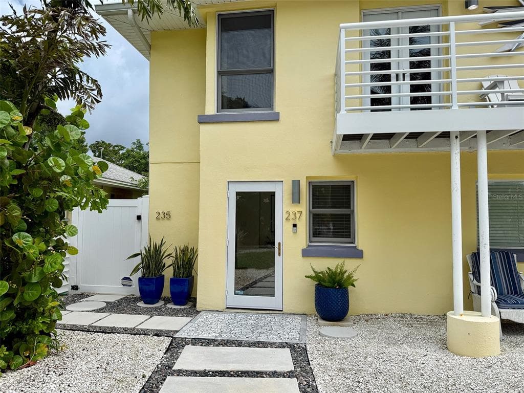 237 20TH AVENUE SE, ST PETERSBURG, FL 33705 — zdjęcie 2