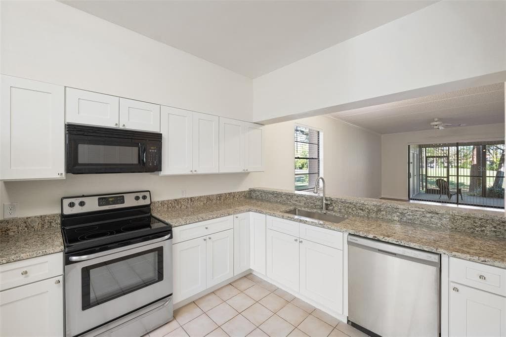 121 LINDSAY LANE # 31, OLDSMAR, FL 34677 — zdjęcie 4