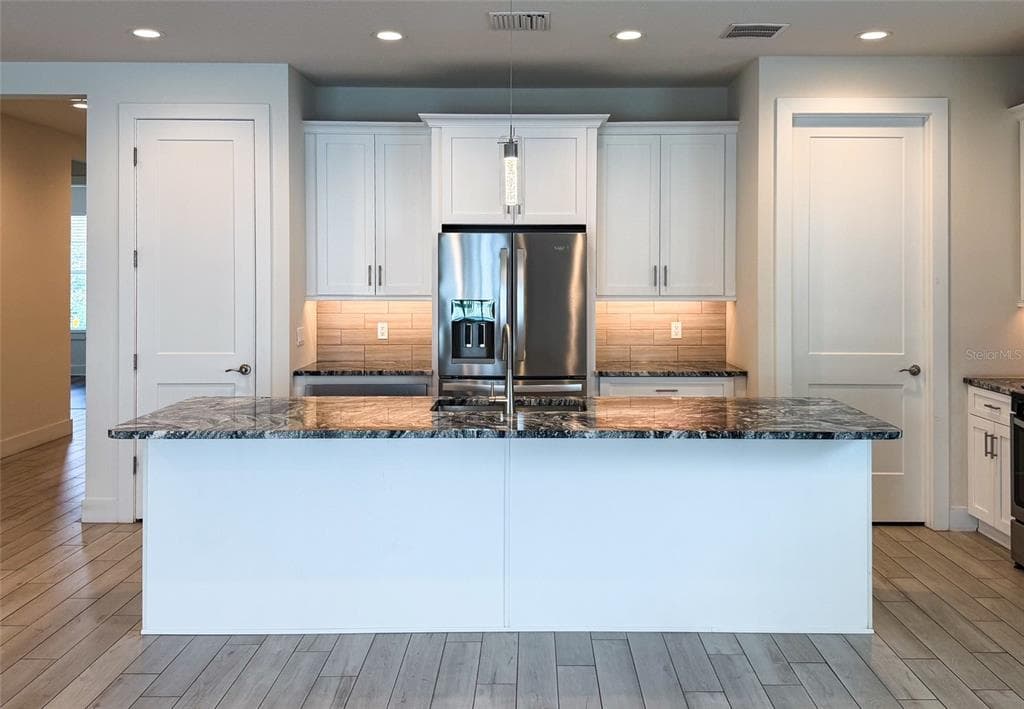 2065 PARAGON CIRCLE W, CLEARWATER, FL 33755 — zdjęcie 4