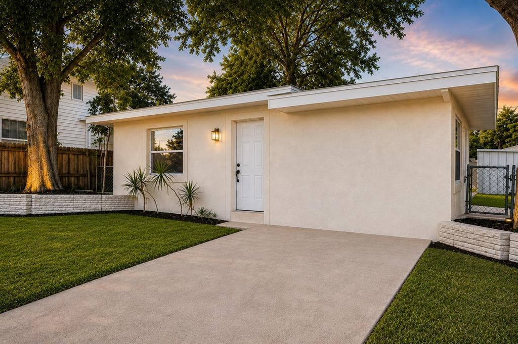 5532 6TH AVENUE N, ST PETERSBURG, FL 33710