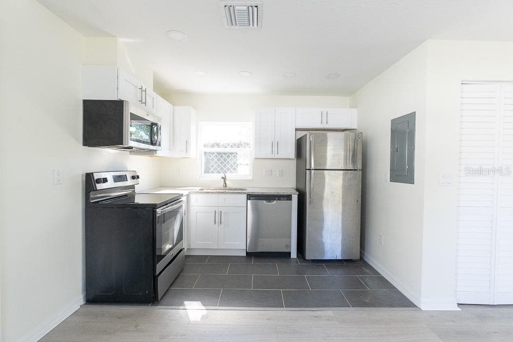 3520 1/2 8TH AVENUE N, ST PETERSBURG, FL 33713 — zdjęcie 5