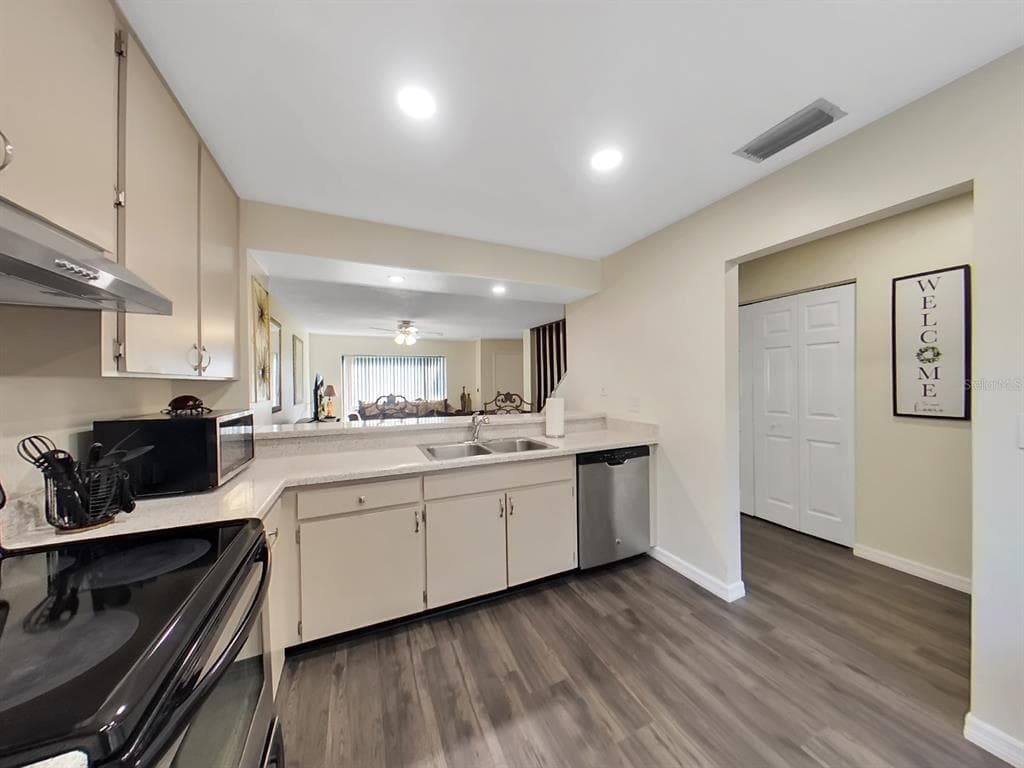7805 AMBERLEA COURT, TEMPLE TERRACE, FL 33637 — zdjęcie 3