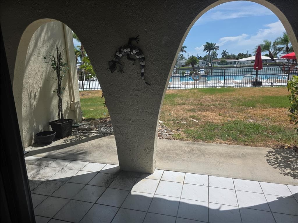 507 PLAZA SEVILLE COURT # 15, ST PETERSBURG, FL 33706 — zdjęcie 5