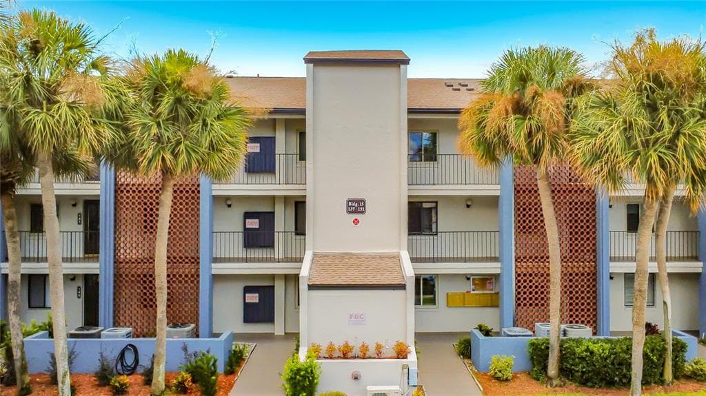 15 ESCONDIDO COURT # 148, ALTAMONTE SPRINGS, FL 32701