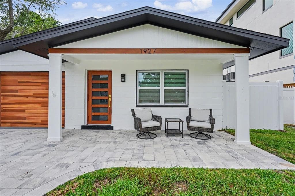 1927 SHORE ACRES BOULEVARD NE, ST PETERSBURG, FL 33703 — zdjęcie 2