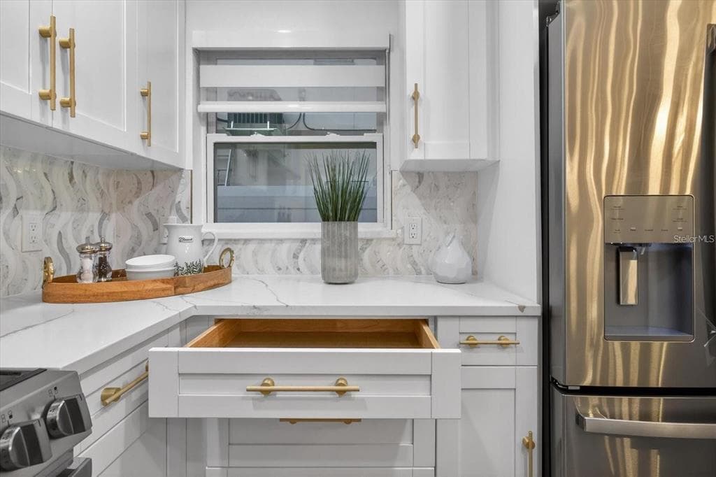 1927 SHORE ACRES BOULEVARD NE, ST PETERSBURG, FL 33703 — zdjęcie 5