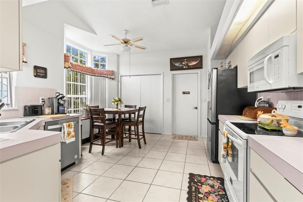 9288 NEW ORLEANS DRIVE, WEEKI WACHEE, FL 34613 — zdjęcie 5