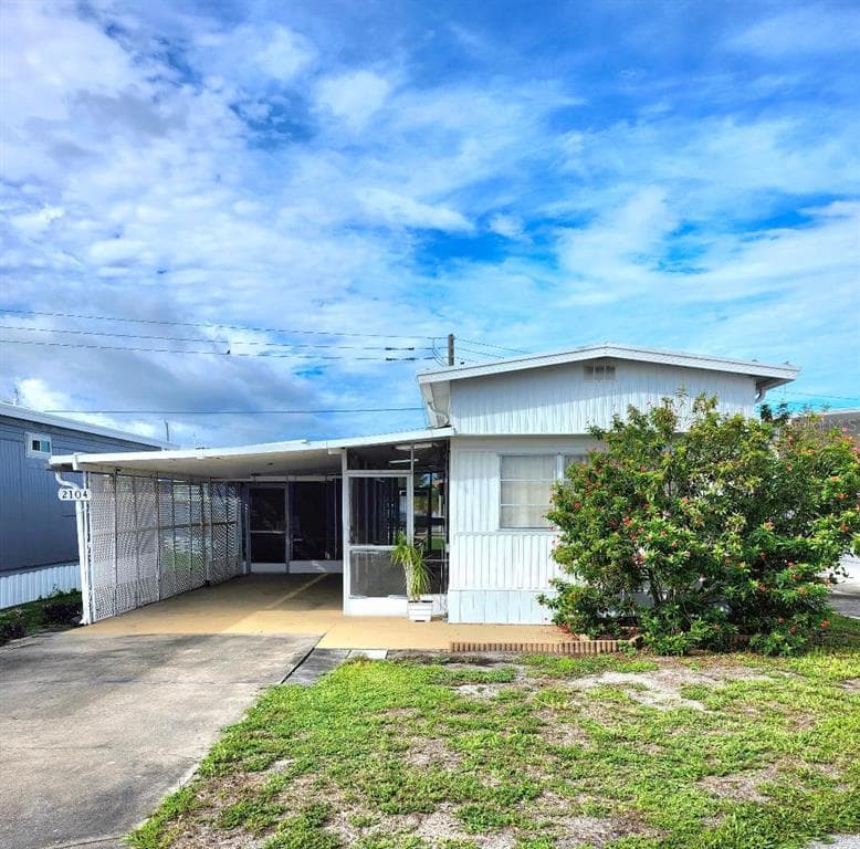 2104 OHIO AVENUE, BRADENTON, FL 34207