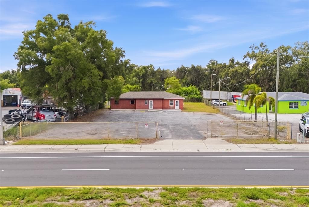 7113 CAUSEWAY BOULEVARD, TAMPA, FL 33619