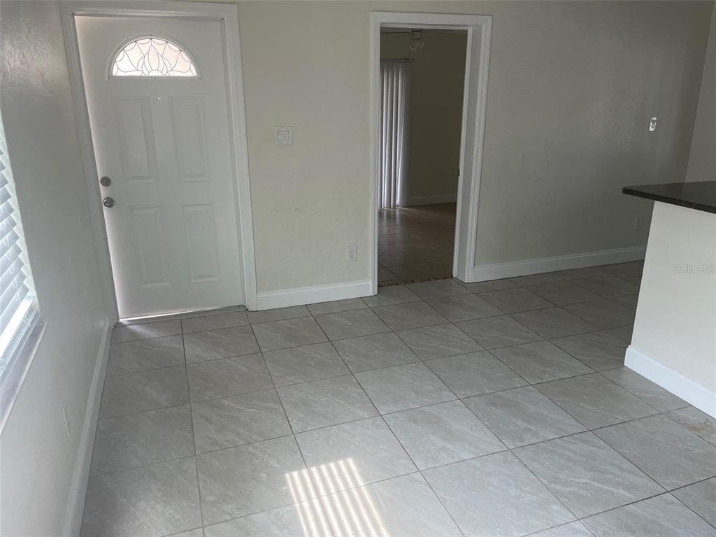 5066 3RD STREET N, ST PETERSBURG, FL 33703 — zdjęcie 3
