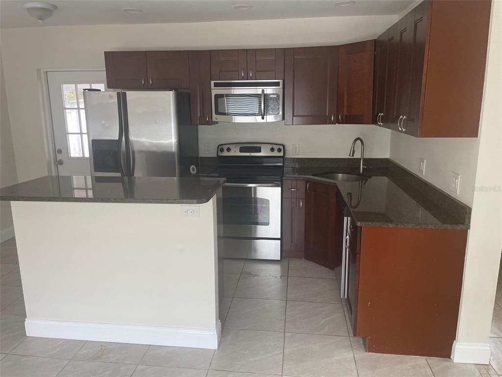 5066 3RD STREET N, ST PETERSBURG, FL 33703 — zdjęcie 5