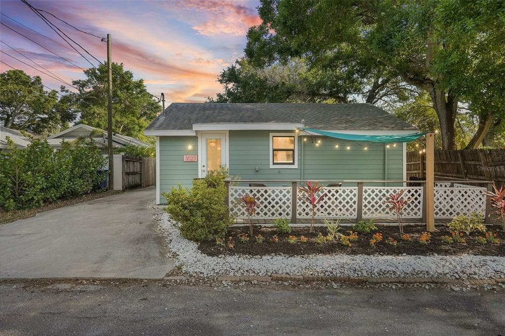 3027 BURLINGTON AVENUE N, ST PETERSBURG, FL 33713 — zdjęcie 2