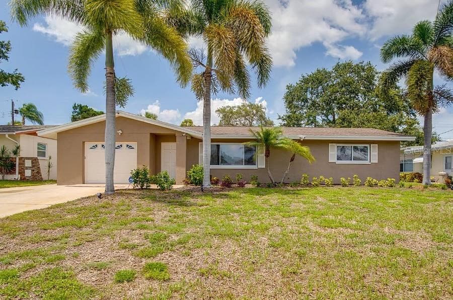 11533 69TH AVENUE, SEMINOLE, FL 33772