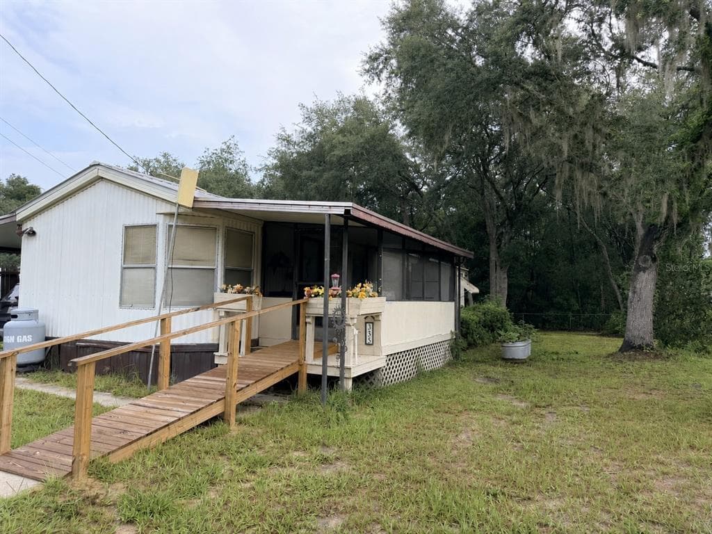355 NE 436 AVENUE, OLD TOWN, FL 32680