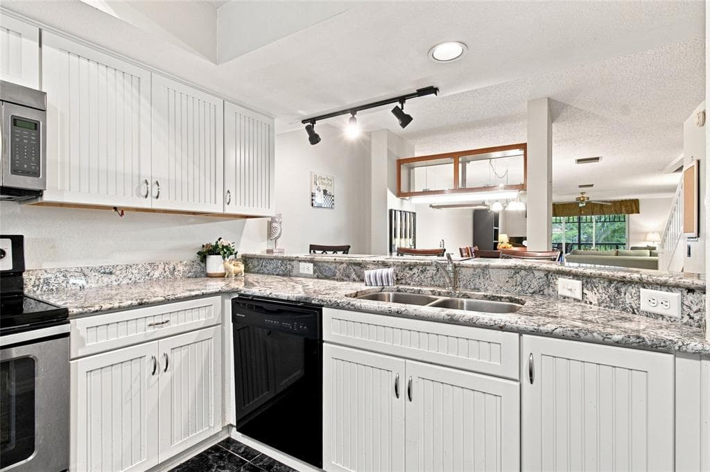 2599 DOLLY BAY DRIVE # 306, PALM HARBOR, FL 34684 — zdjęcie 3