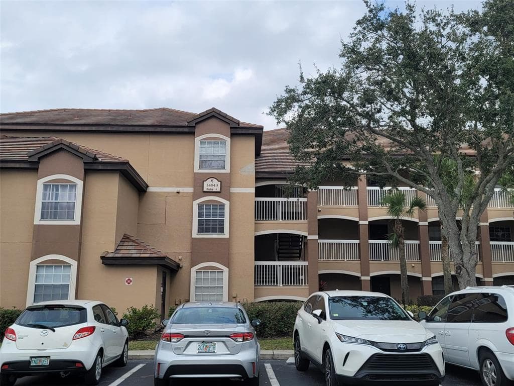 14049 FAIRWAY ISLAND DRIVE # 123, ORLANDO, FL 32837