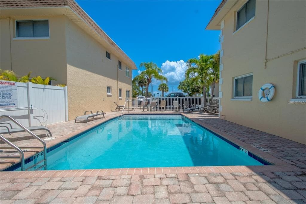 9050 BLIND PASS ROAD # 9, ST PETE BEACH, FL 33706 — zdjęcie 3