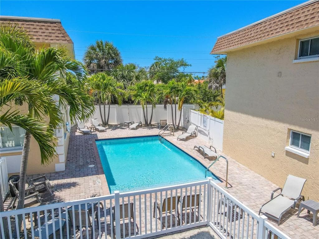 9050 BLIND PASS ROAD # 9, ST PETE BEACH, FL 33706 — zdjęcie 4
