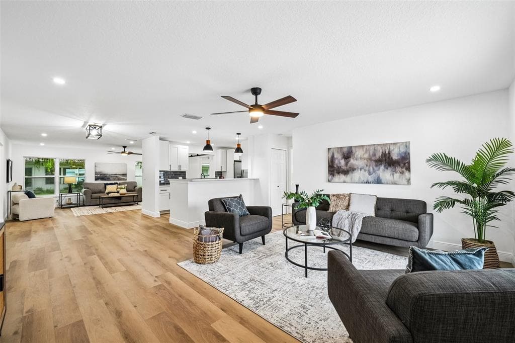 9124 39TH LANE N, PINELLAS PARK, FL 33782 — zdjęcie 2