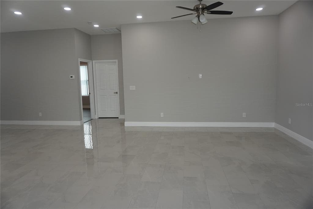 12572 TREE STREET, LARGO, FL 33773 — zdjęcie 2