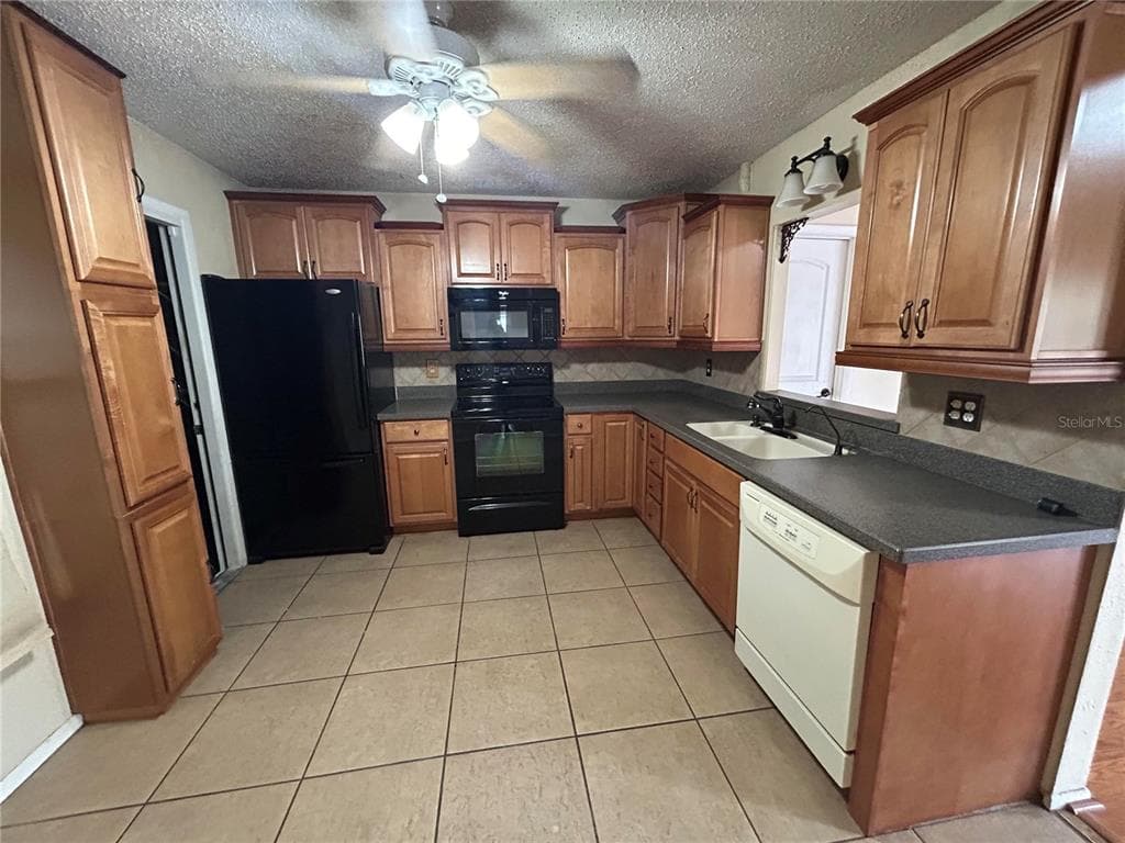 3710 31ST AVENUE W, BRADENTON, FL 34205 — zdjęcie 2