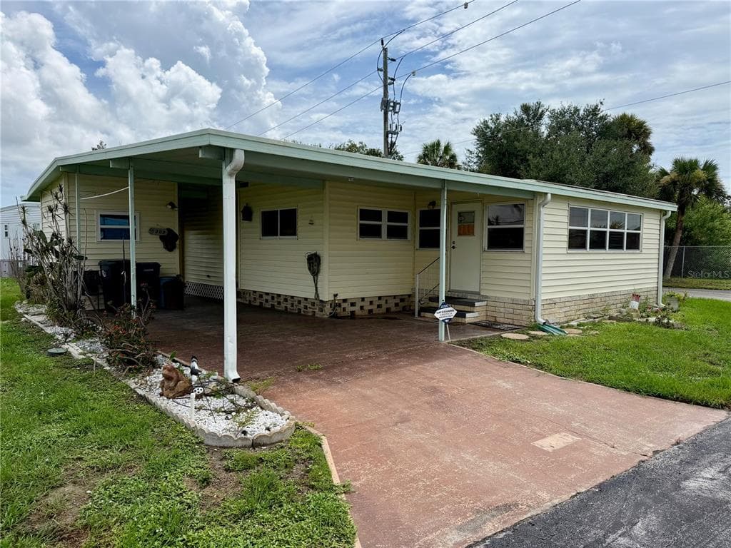 5301 ALGERIA COURT, BRADENTON, FL 34207