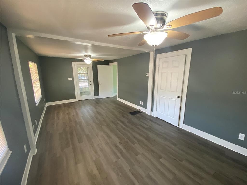 227 E BARNES AVENUE, EUSTIS, FL 32726 — zdjęcie 3