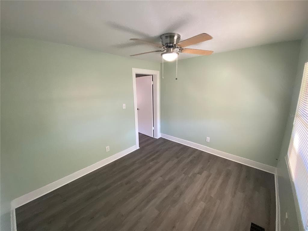 227 E BARNES AVENUE, EUSTIS, FL 32726 — zdjęcie 5