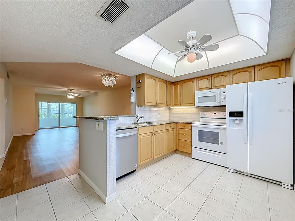 952 VIRGINIA STREET # 207, DUNEDIN, FL 34698 — zdjęcie 2