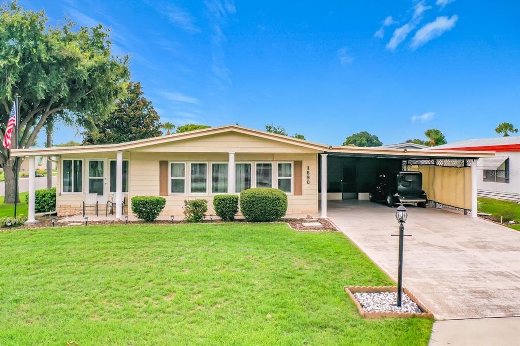 1690 NASSAU CIRCLE, TAVARES, FL 32778