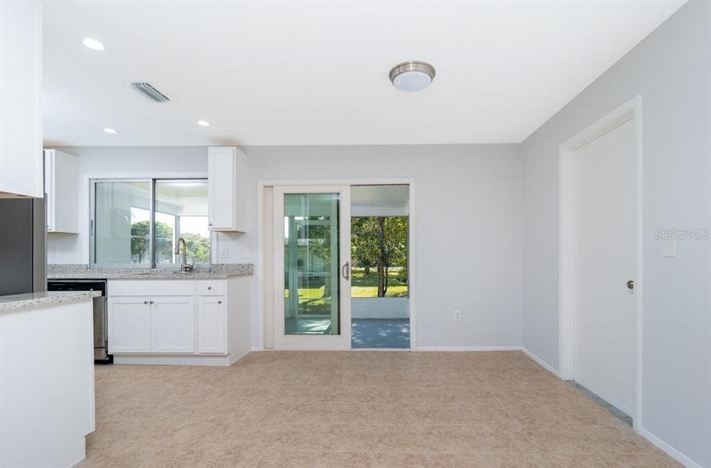 533 E CHARLOTTE AVENUE, PUNTA GORDA, FL 33950 — zdjęcie 3