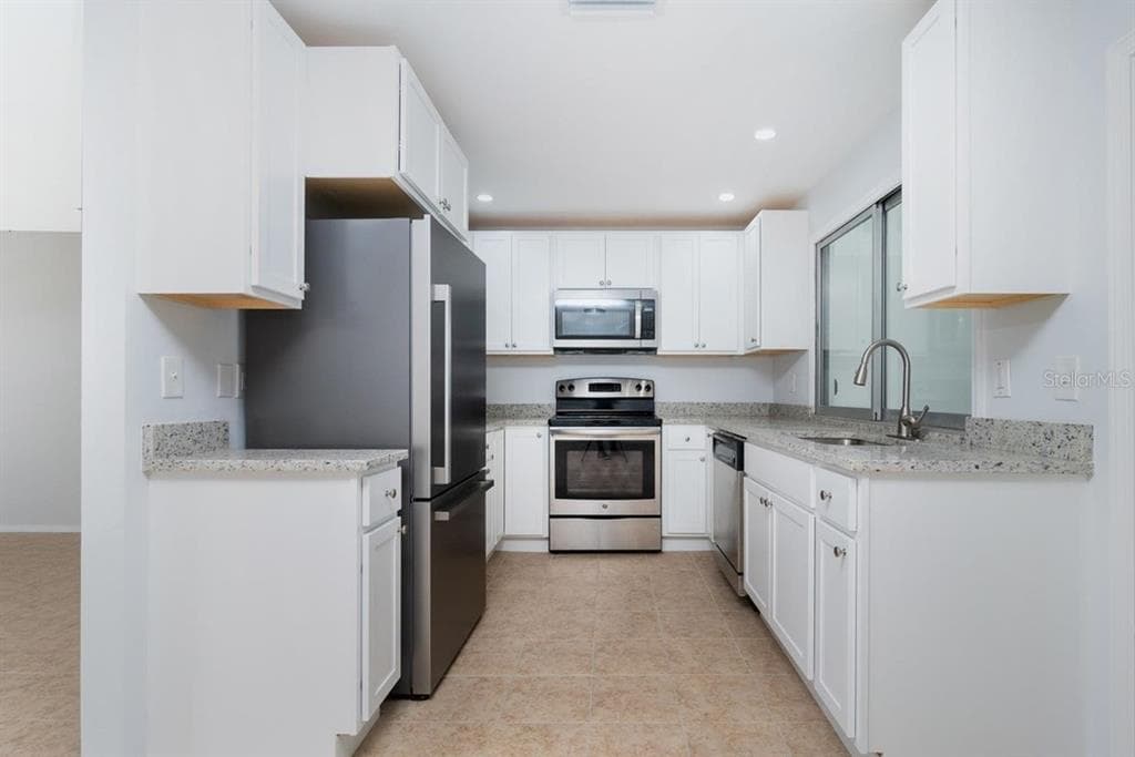 533 E CHARLOTTE AVENUE, PUNTA GORDA, FL 33950 — zdjęcie 4