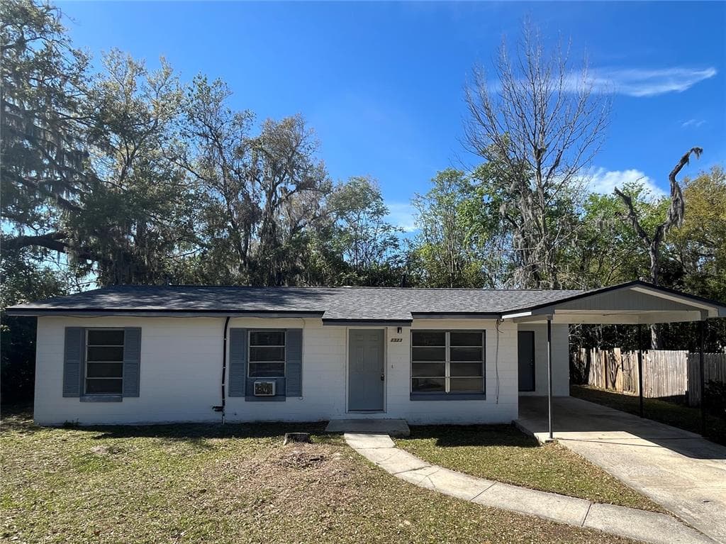 1323 BRAEBURY DRIVE, LEESBURG, FL 34748