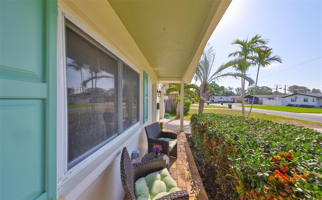 1727 NEW HAMPSHIRE AVENUE NE, ST PETERSBURG, FL 33703 — zdjęcie 3
