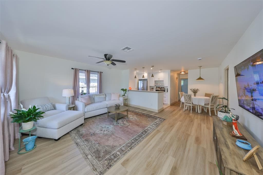 1727 NEW HAMPSHIRE AVENUE NE, ST PETERSBURG, FL 33703 — zdjęcie 5