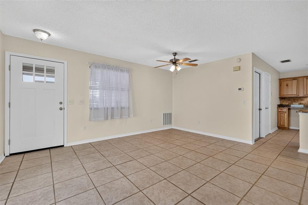 483 HILDALGO DRIVE, LADY LAKE, FL 32159 — zdjęcie 5