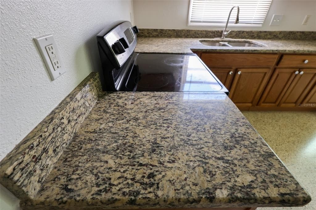8300 57TH STREET N, PINELLAS PARK, FL 33781 — zdjęcie 4