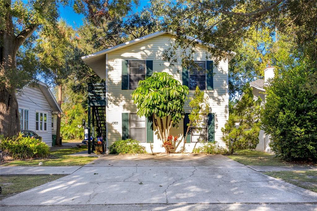 1303 S MOODY AVENUE, TAMPA, FL 33629
