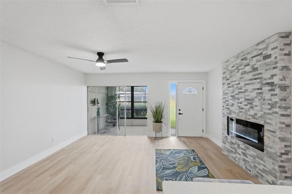 1339 QUEEN ANNE DRIVE # C, PALM HARBOR, FL 34684 — zdjęcie 5
