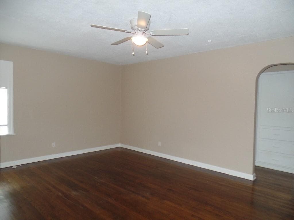 2425 DR MARTIN LUTHER KING JR STREET S, ST PETERSBURG, FL 33705 — zdjęcie 4
