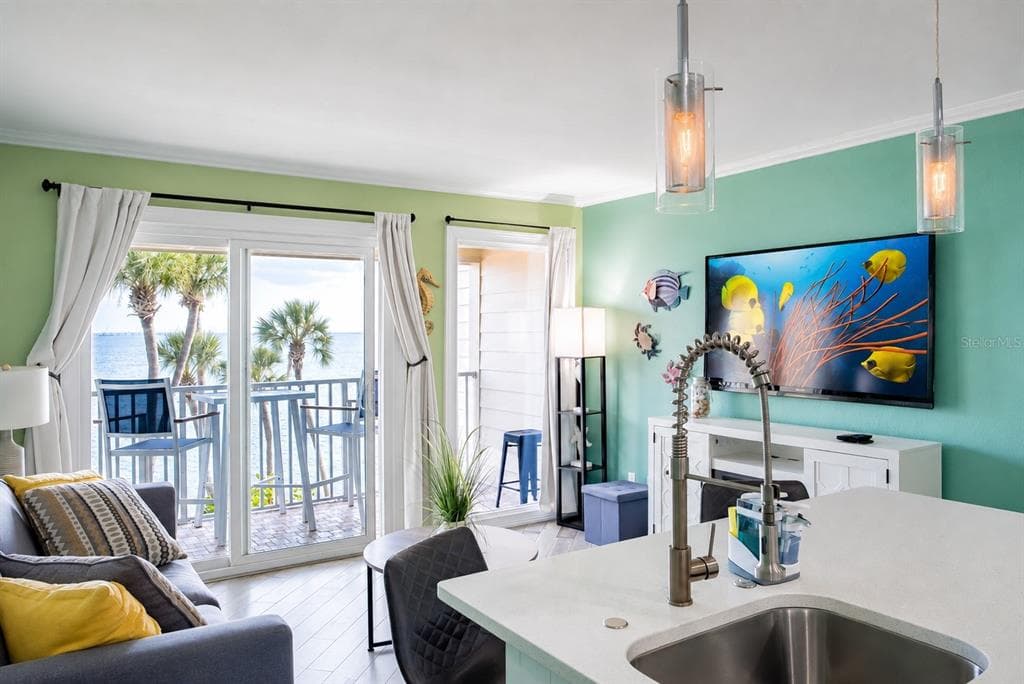 2506 N ROCKY POINT DRIVE # 331, TAMPA, FL 33607