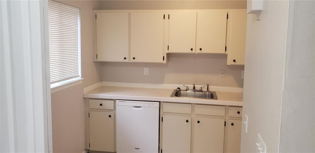 22726 GAGE LOOP # 41, LAND O LAKES, FL 34639 — zdjęcie 4