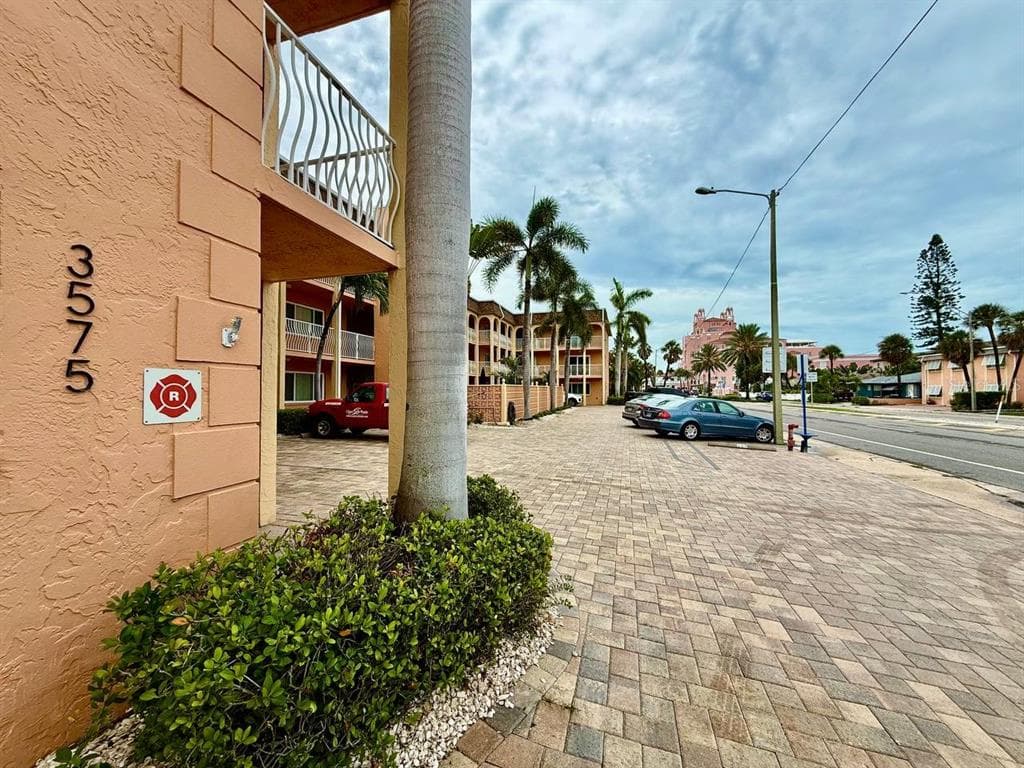 3575 GULF BOULEVARD # 202, ST PETERSBURG, FL 33706 — zdjęcie 2