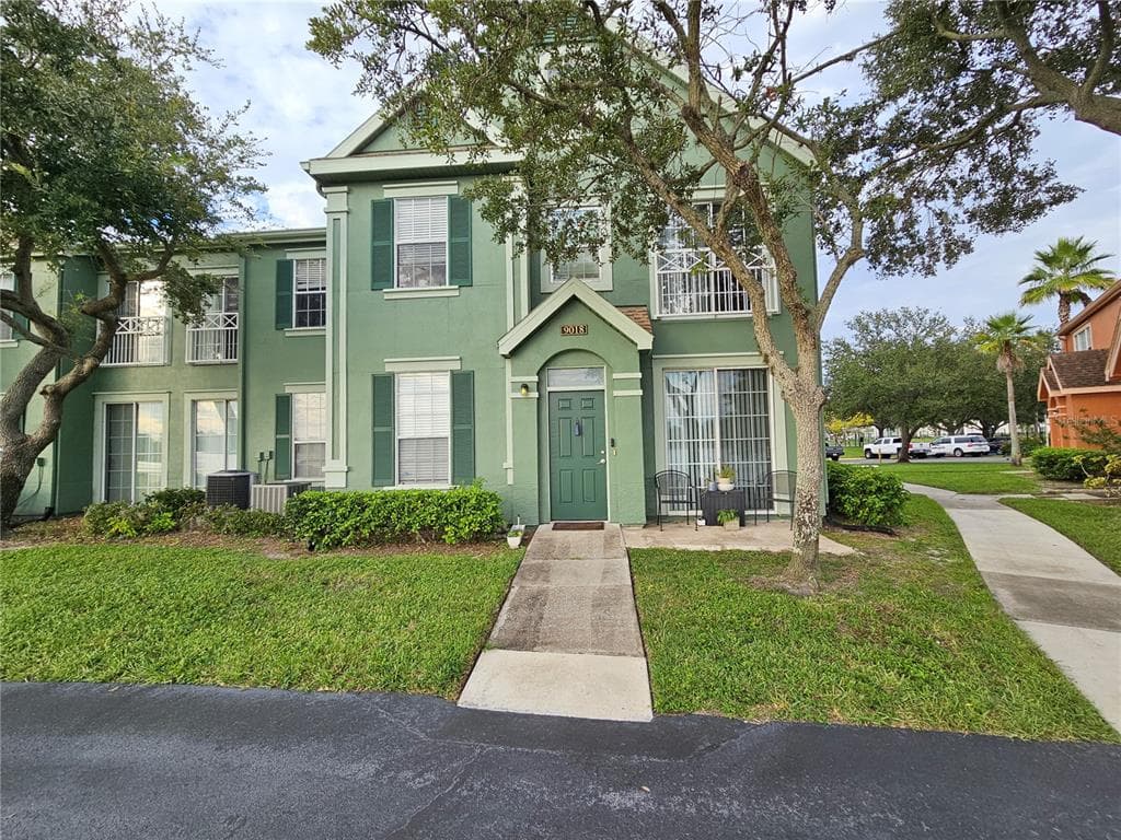 9018 LAKE CHASE ISLAND WAY # 9018, TAMPA, FL 33626