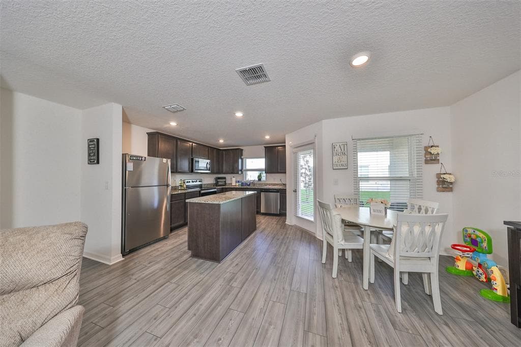 5311 NEW FRIENDSHIP PLACE, TAMPA, FL 33619 — zdjęcie 3